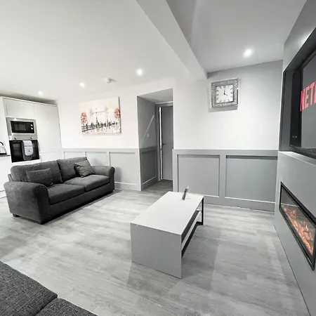 Serenity Apartments By Sasco Blackpool Room photo