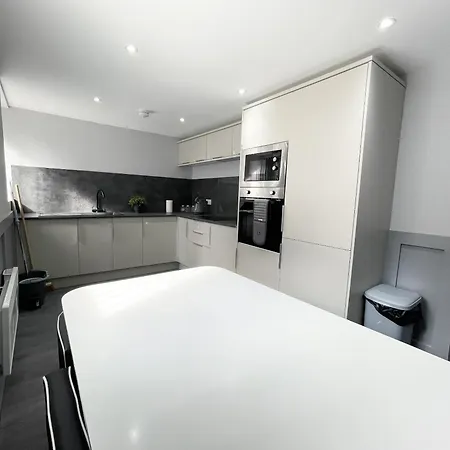 Serenity Apartments By Sasco Blackpool Room photo